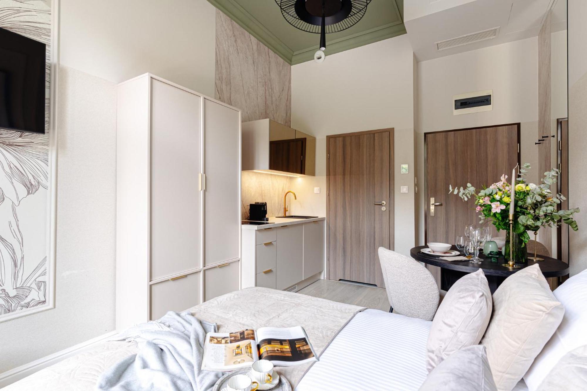 Garden - Loftaffair Collection Apartment Krakow Bagian luar foto