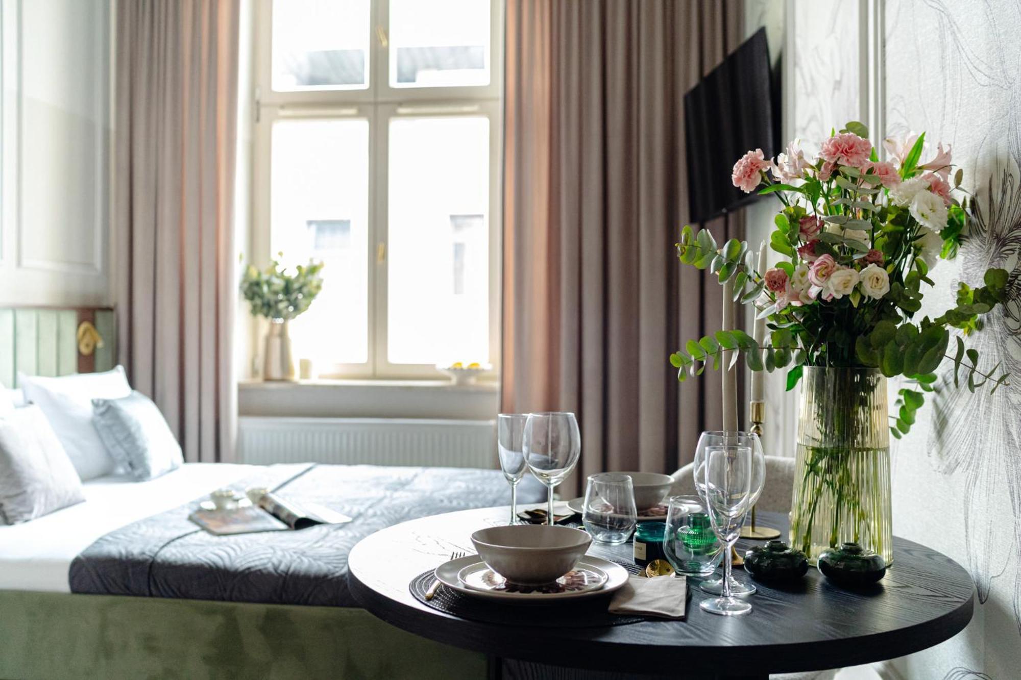 Garden - Loftaffair Collection Apartment Krakow Bagian luar foto