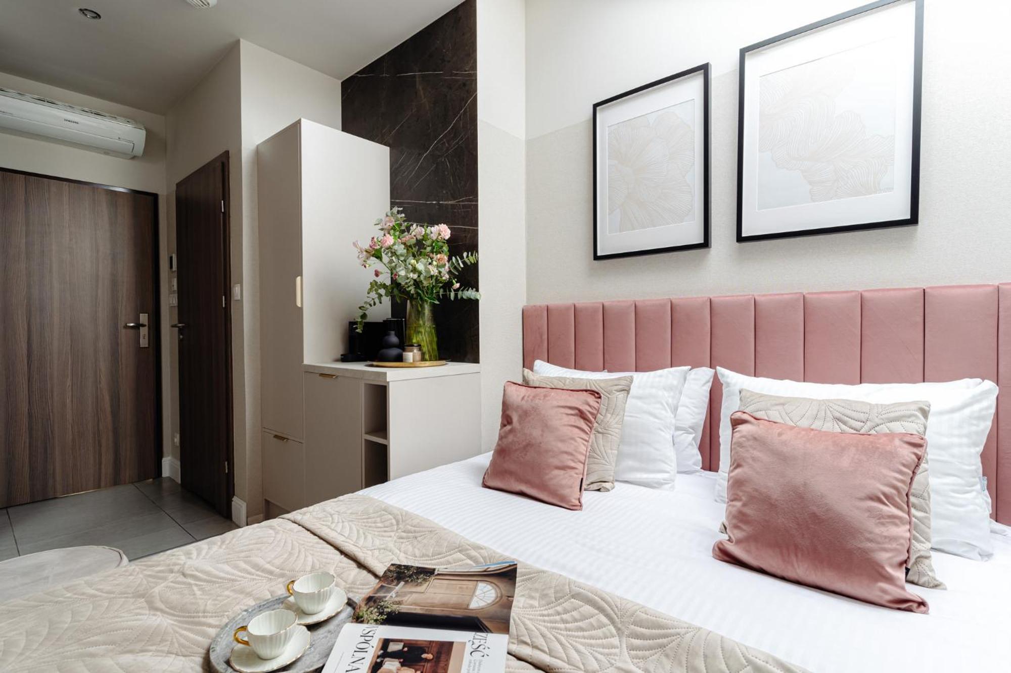 Garden - Loftaffair Collection Apartment Krakow Bagian luar foto
